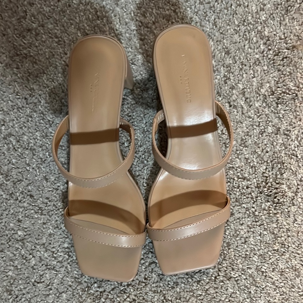 Banana Republic strappy heels size 8